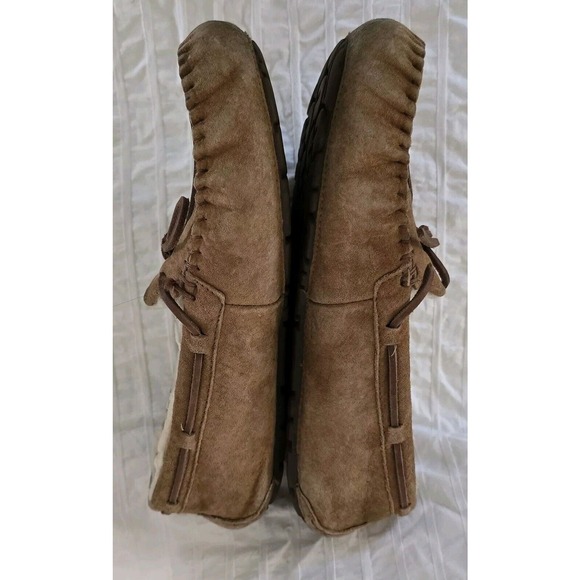UGG Women's Moccasin Travel Shoes Slippers Tan Hard Sole Size 9 - Picture 3 of 10